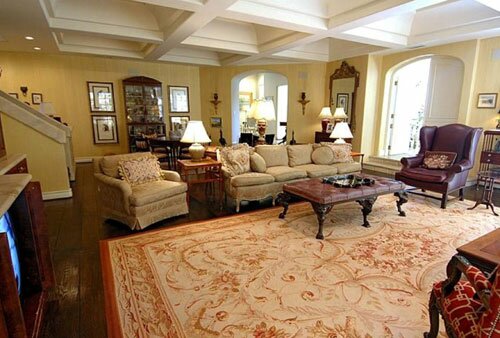 paris-hilton-living room paris-hilton-living room